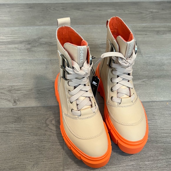 Sorel Caribou Boots - Picture 2 of 2